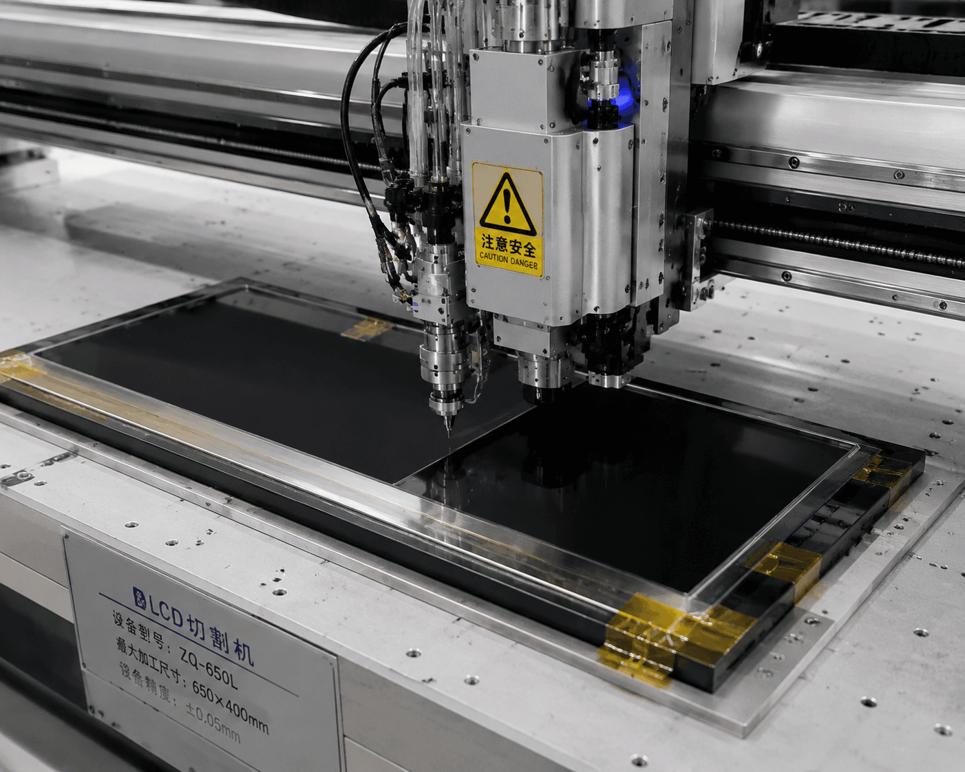LCD production workshop and manufacturing equipment at Zhengfang Display